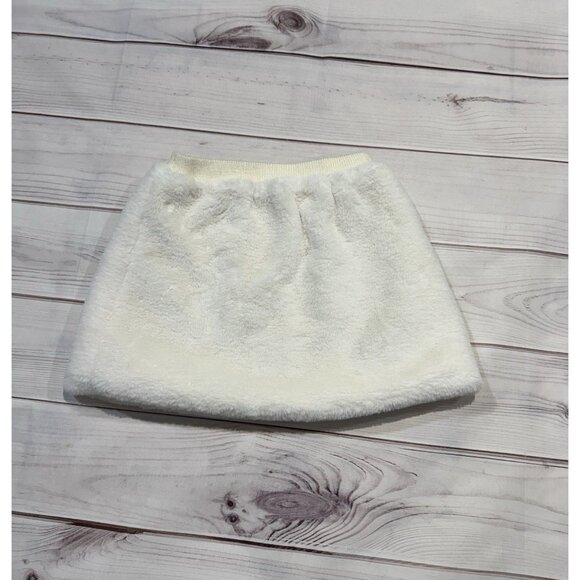 Reversible Kids Beige Faux Fur Mini Skirt Size 5T Fur-to-Satin Holiday Cozy - Picture 2 of 10